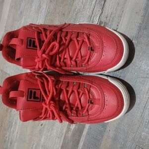 Fila Red Athletic Shoes Sleek Low-Top Design